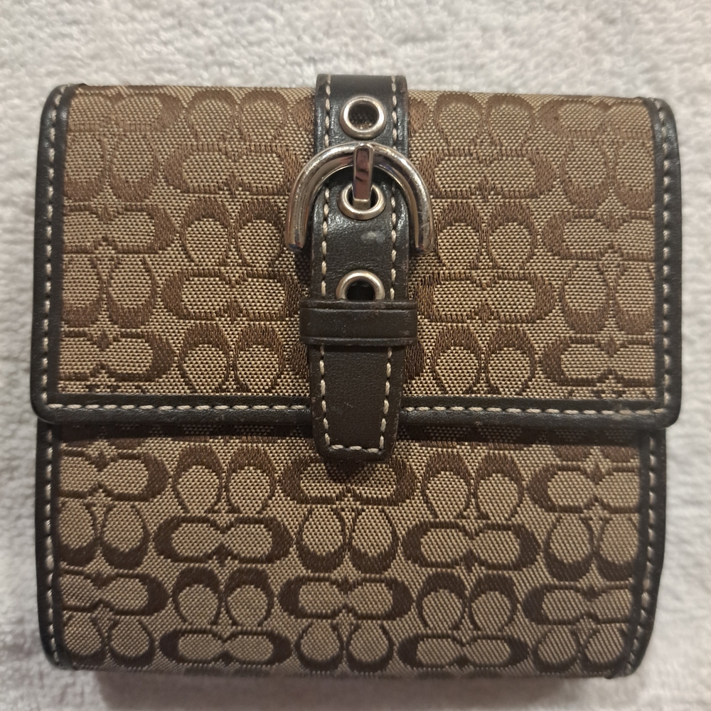 Vintage Coach Signature Mini Buckle Bifold Wallet- Like New!